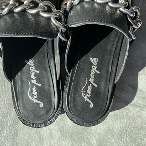 NWOT Free People Vida Black Leather Silver Chunky Link Chain Mules Sz 40  (9.5)
